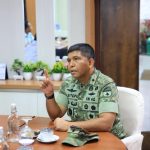 Komandan Korem 031/Wira Bima, Brigjen TNI Dr. Agustatius Sitepu, S.Sos., M.Si., M.Han., menyampaikan pandangannya dalam diskusi bersama jajaran manajemen PLN UID Riau dan Kepulauan Riau saat kegiatan silaturahmi di Kantor PLN UID Riau dan Kepulauan Riau, Pekanbaru, Selasa (7/7). Komandan Korem 031/Wira Bima, Brigjen TNI Dr. Agustatius Sitepu, S.Sos., M.Si., M.Han., menyampaikan pandangannya dalam diskusi bersama jajaran manajemen PLN UID Riau dan Kepulauan Riau saat kegiatan silaturahmi di Kantor PLN UID Riau dan Kepulauan Riau, Pekanbaru, Selasa (7/7).